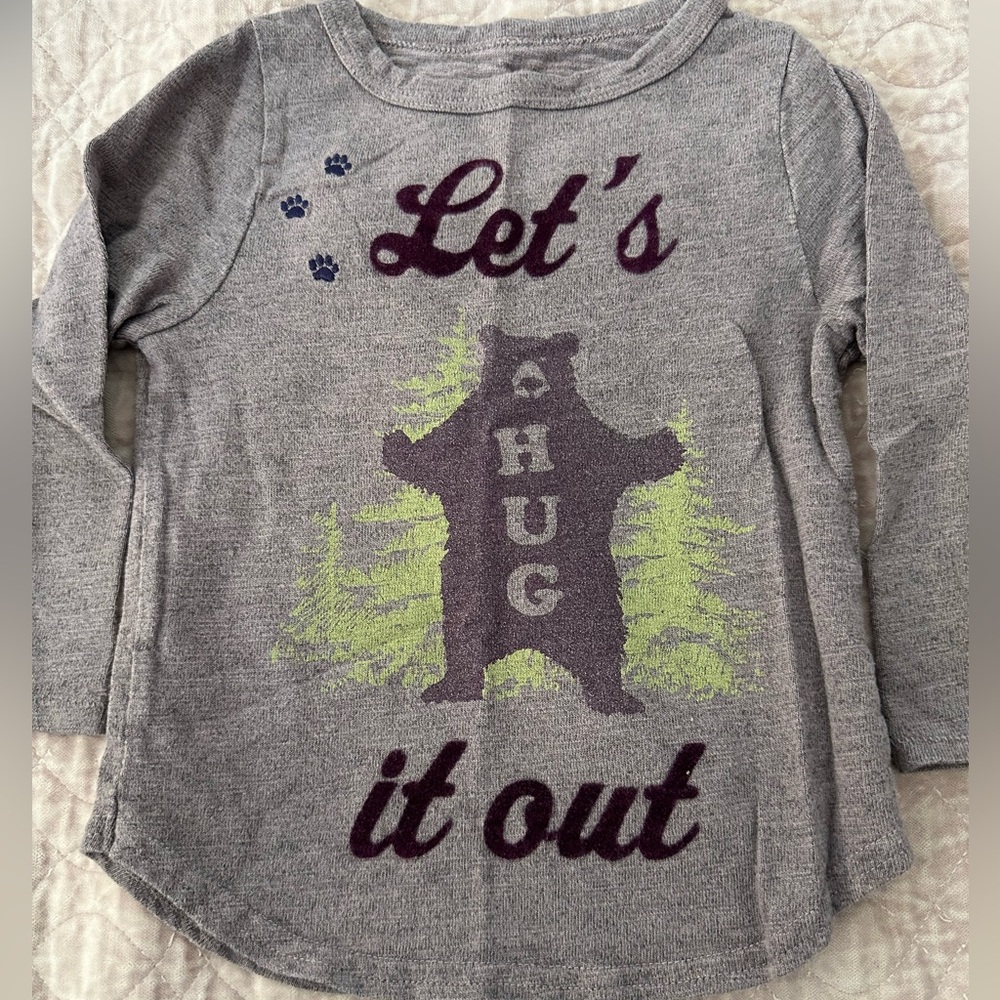 Peek long sleeve shirt size 2/3 free hugs 🐾
